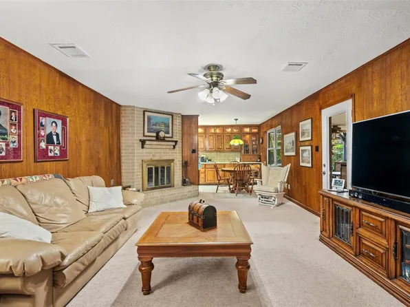 1118 S Amy Dr, Deer Park, TX 77536