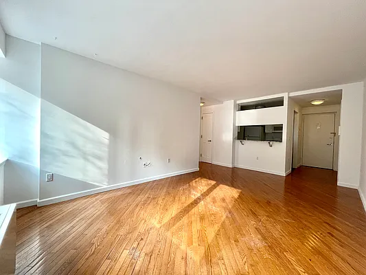 Rented by Addison Property Group | media 8