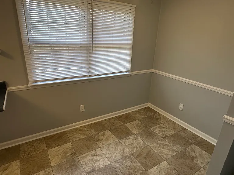1711 Rose Hill Ct — Photo 5