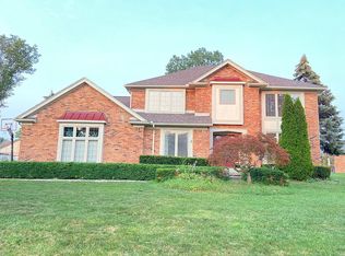 39249 Plumbrook Dr, Farmingtn Hls, MI 48331