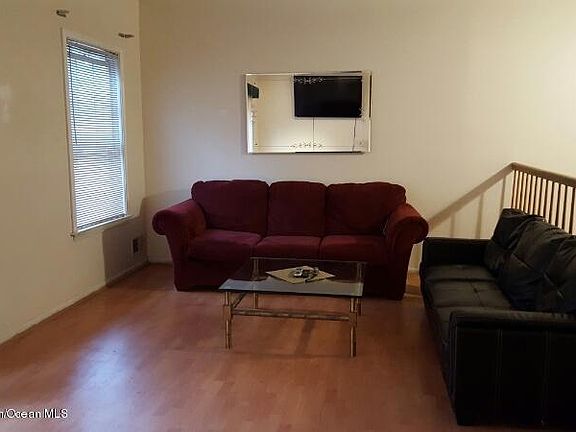 3rd image of 569 Woodbine Ln #1000