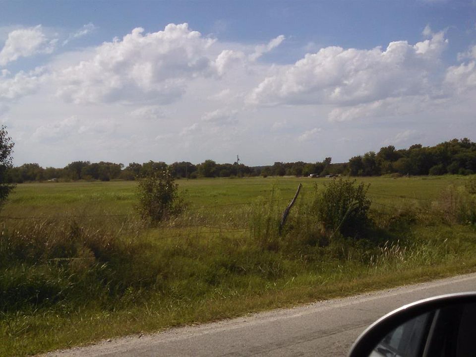 2nd image of 870 Peter Pan Rd