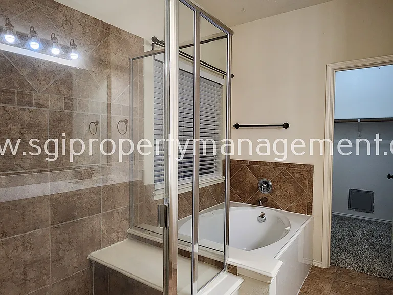 12032 Henderson Dr — Photo 15