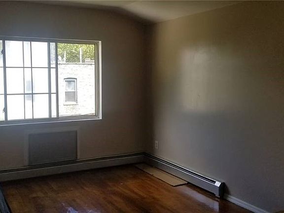 4th image of 353 Herzl St