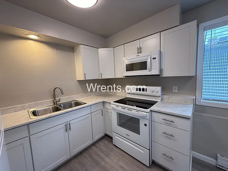1718 W Boone Ave — Photo 18