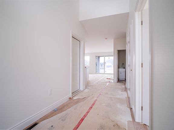 2nd image of 126 Callams Bay Cres