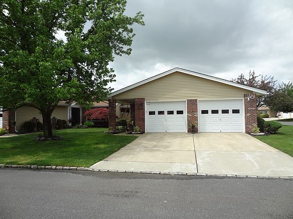 2 CAR GARAGE