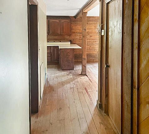 4th image of 747 Blue Ridge Rd