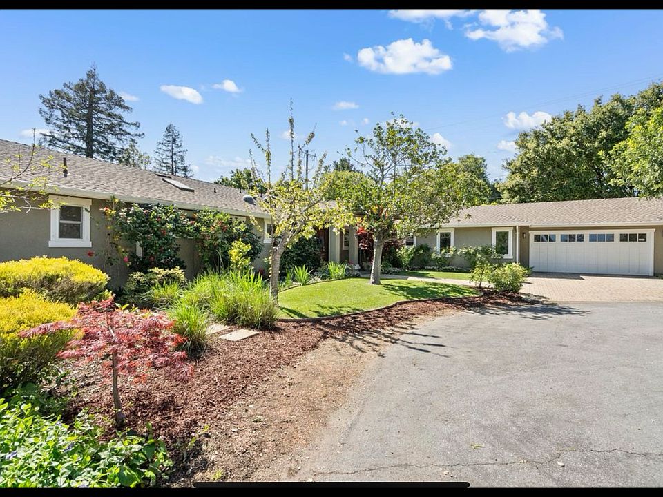 1st image of 33 Mayer Ct