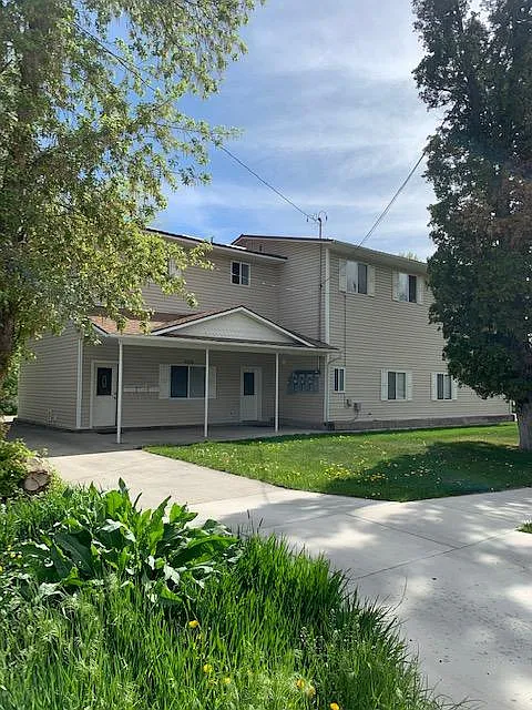 3 bed, 1000 sqft, $525 — Photo 1