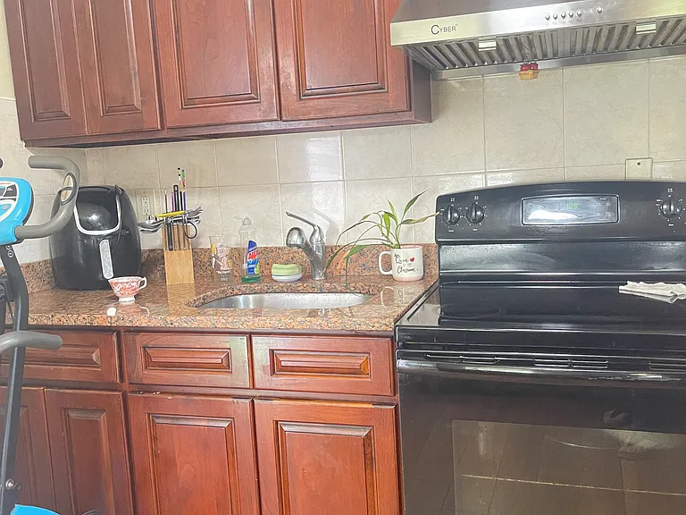 832 S 49th St #1-R — Photo 6
