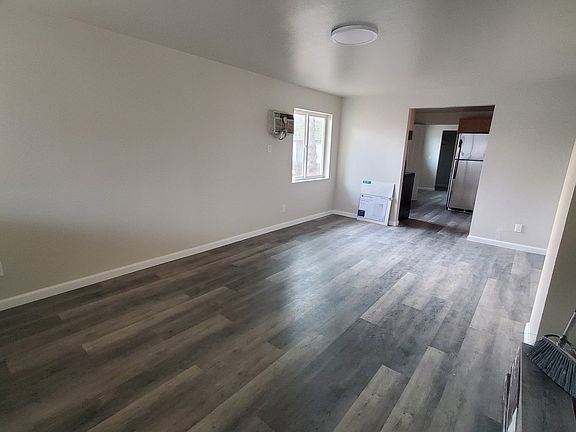 3rd image of 610 Rainier Ave E #3