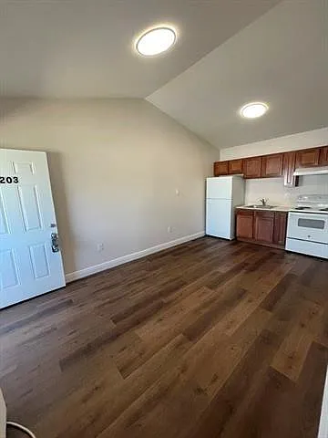 705 Central Ave #203 — Photo 7