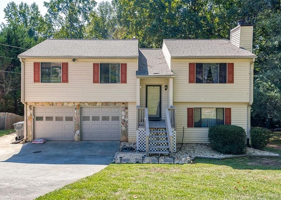 1st image of 447 Brookview Trl