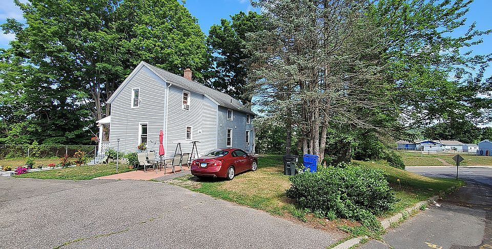 2nd image of 252 Winthrop St