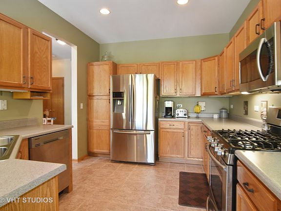 5th image of 56 Lakebreeze Ct