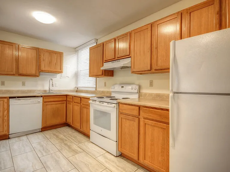 508 S Mattis Ave — Photo 10