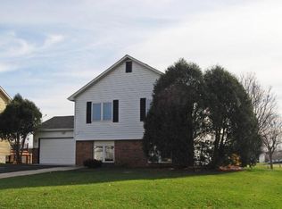 7214 158th St W, Apple Valley, MN 55124