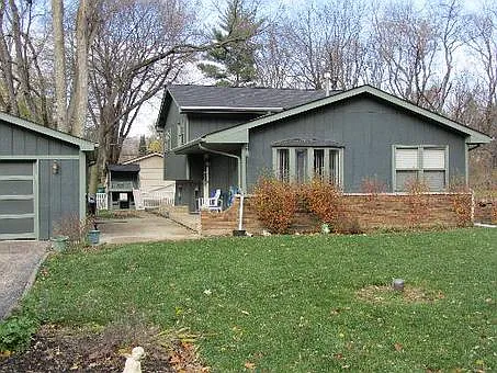 35W372 Catalpa Ave photo 1