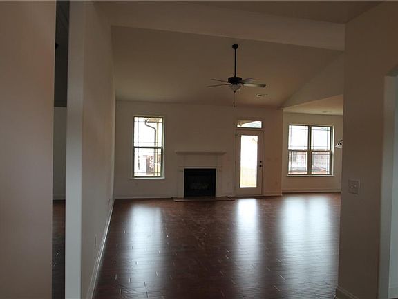 3rd image of 405 Big Barn Ct