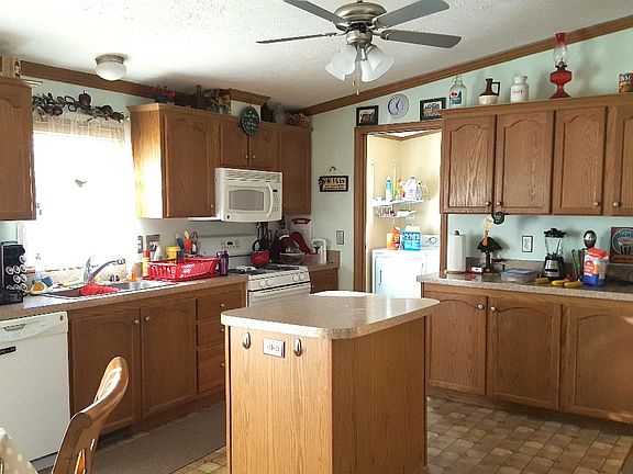 2nd image of 13617 Safflower Ln NE