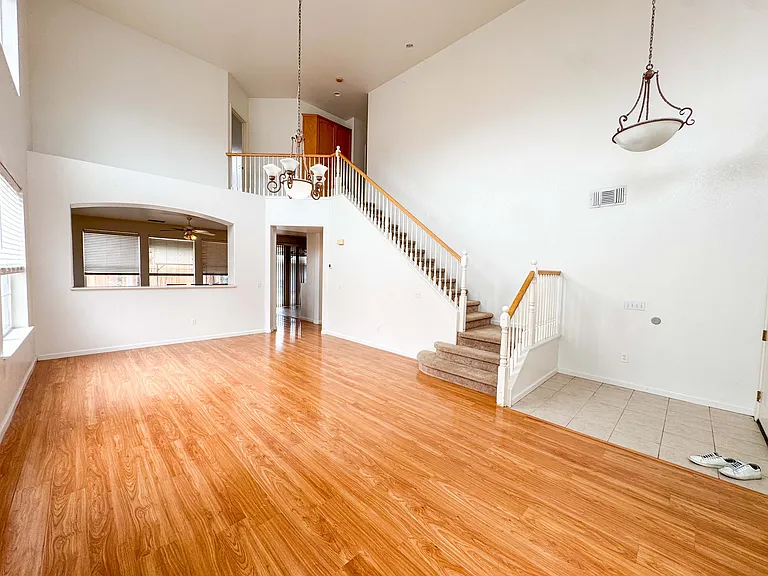 1806 Daniels St — Photo 3