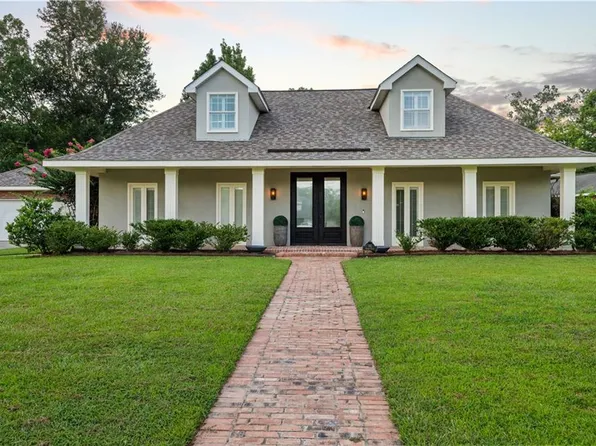 101 Bayou Perez Dr, Madisonville, LA 70447