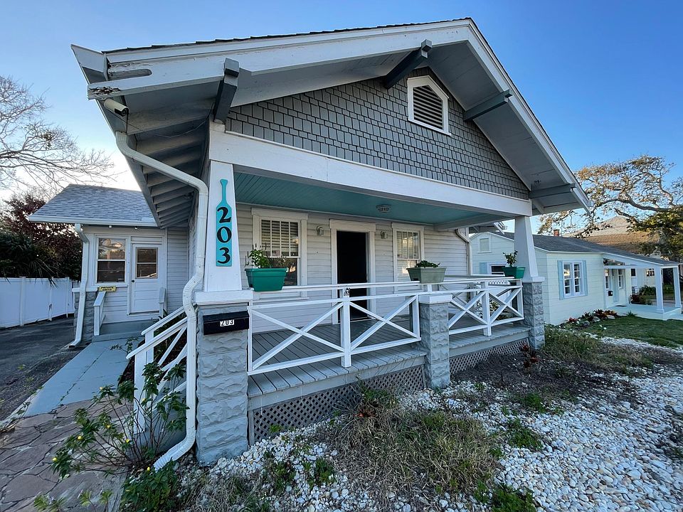 1st image of 203 N. Oleander Ave