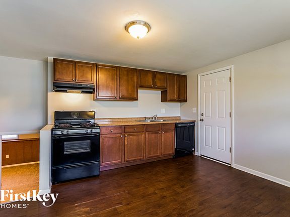 5th image of 7022 Lowell Dr