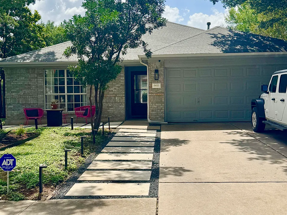 6611 Zequiel Dr