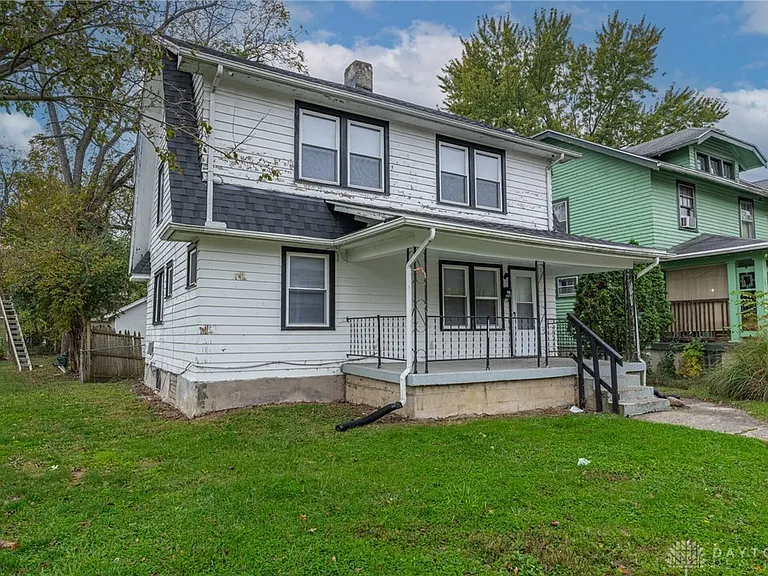 338 Kenwood Ave — Photo 2