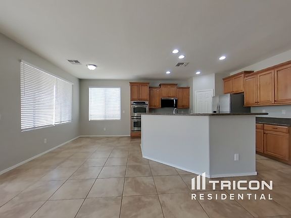 5th image of 43978 W Caven Dr