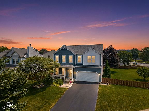 2nd image of 1014 Saddle Ridge Dr