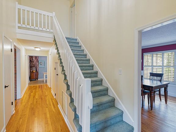 3rd image of 3838 Longford Dr