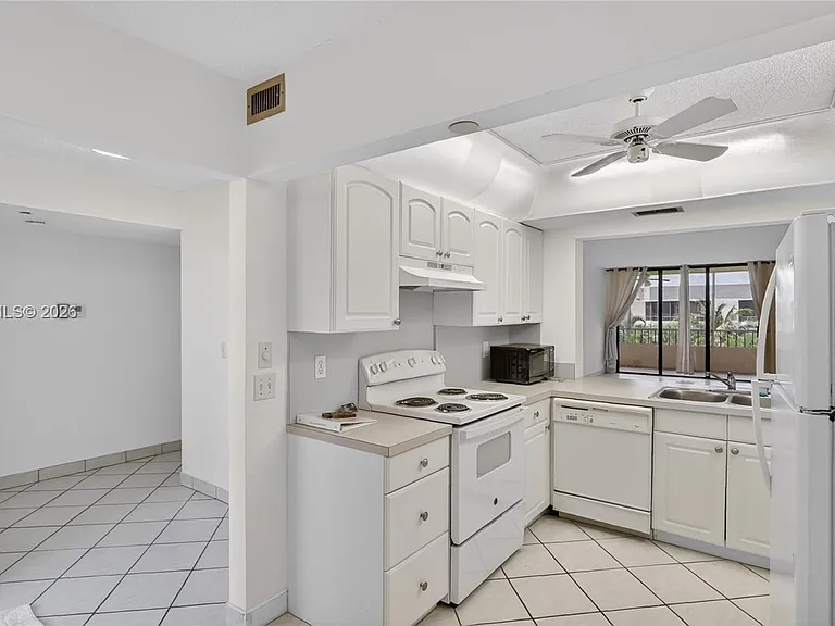 1850 Homewood Blvd #5010 — Photo 5