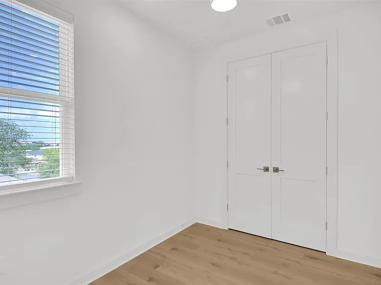 7208 Providence Ave #2 — Photo 14