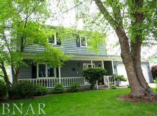 312 Clover Ct, Bloomington, IL 61704