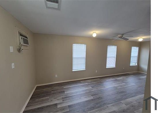 3rd image of 1016 Blanco Rd APT 203