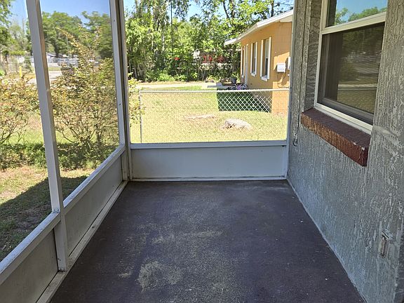 3rd image of 913 NW 13th Ave