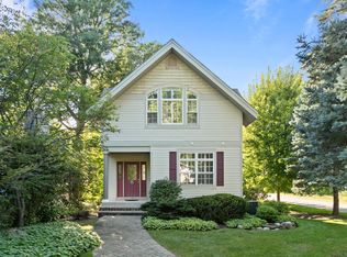 2 Lincoln Pkwy, Williams Bay, WI 53191