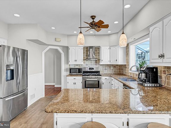 4th image of 6464 Gristmill Square Ln