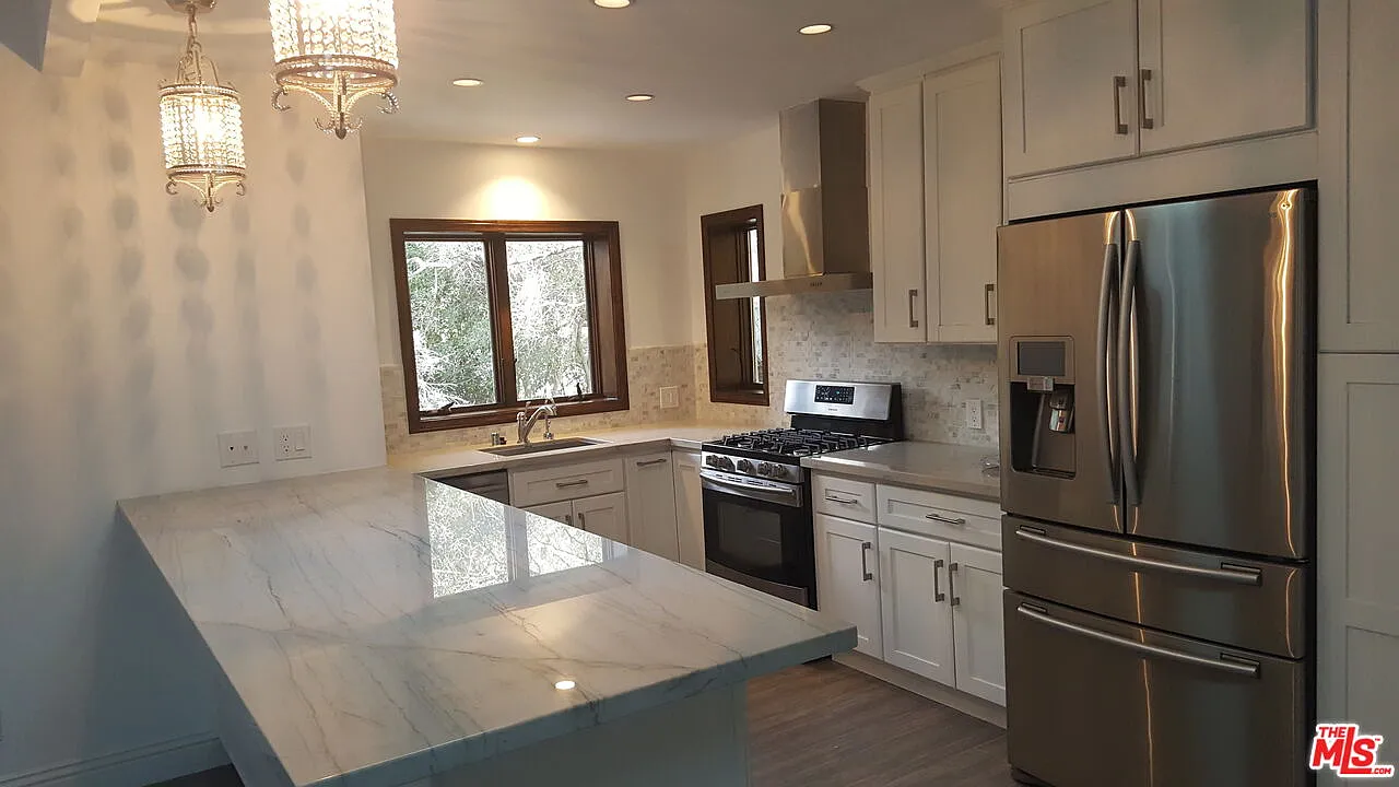 2 bed, 2.0 bath, $7,000 — Photo 4