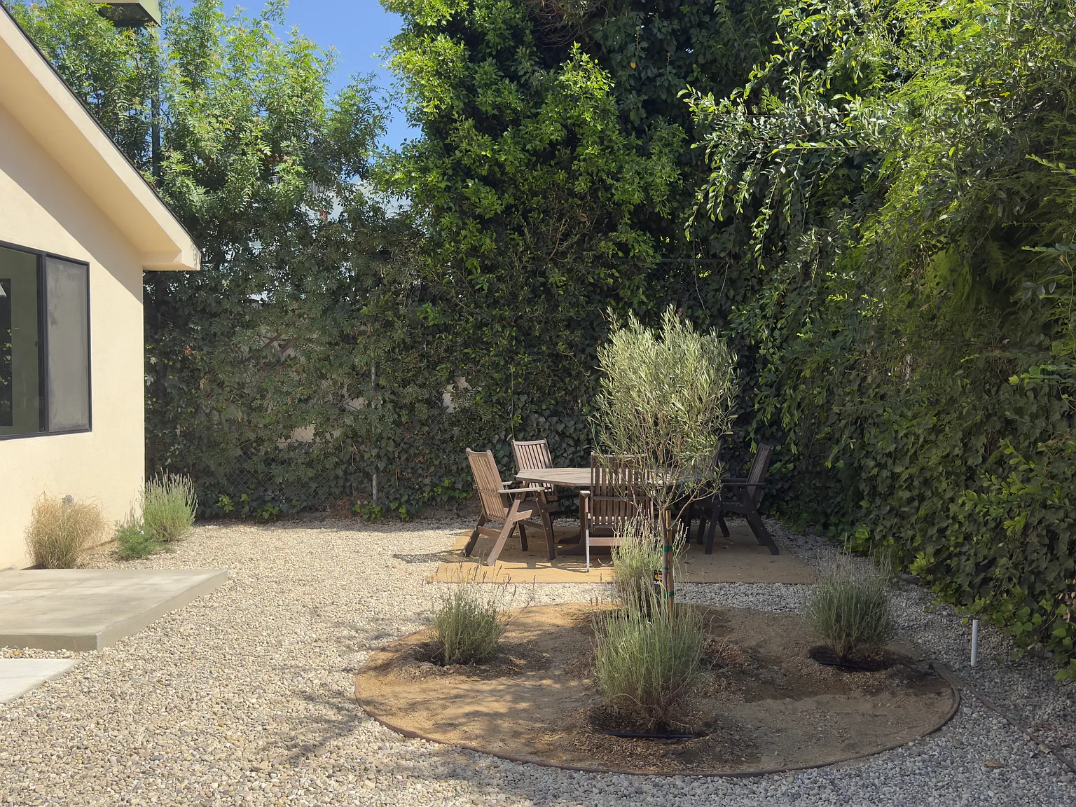 2 bed, 1000 sqft, $3,995 — Photo 2