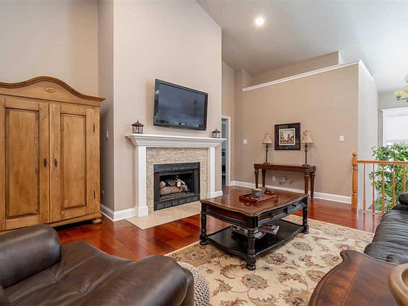 4th image of 1506 Clayton Woods Ct