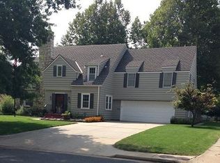 411 Hyde Park Dr, Hutchinson, KS 67502
