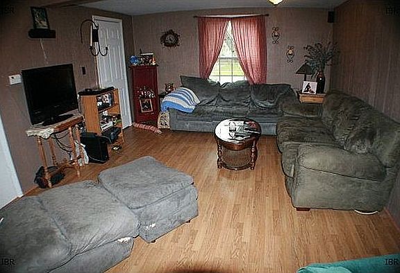 4th image of 145 Groton Ave #2