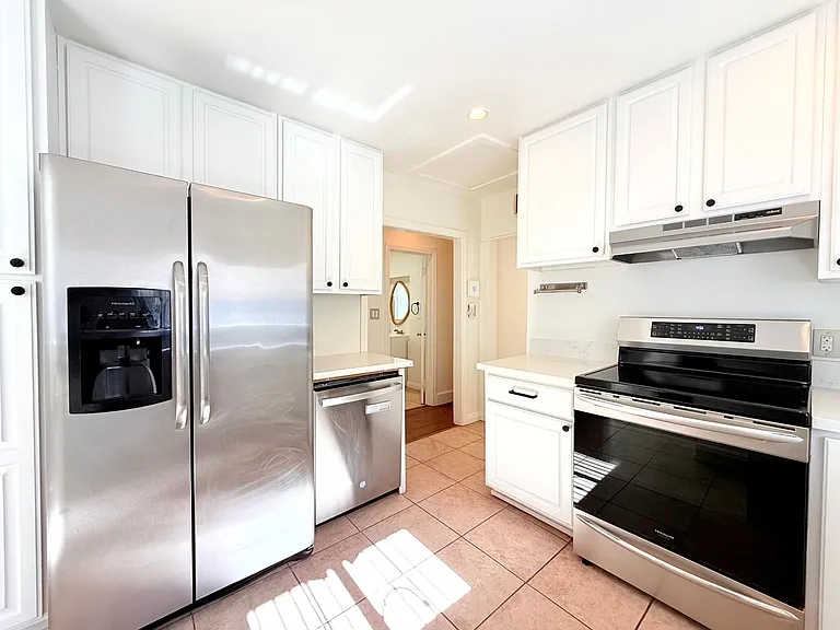 4447 Lockwood Ave — Photo 17