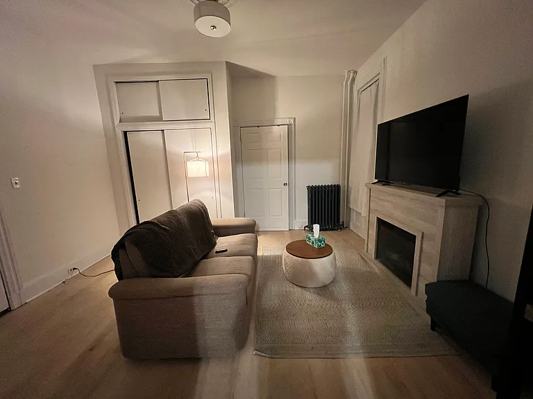 19 Hague St #1 — Photo 1