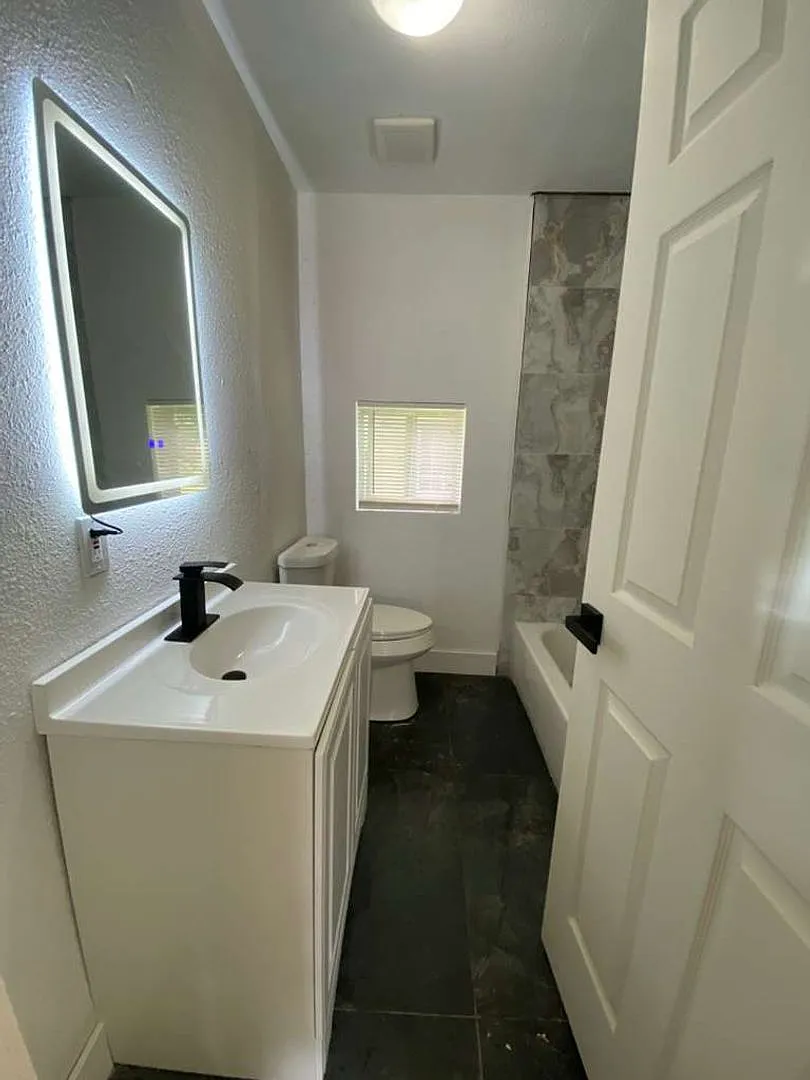Beautiful Home In Houston. Move In Ready!. — Photo 4