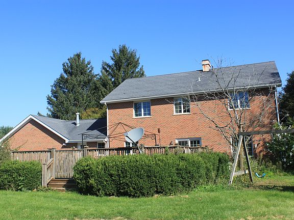 3rd image of 6619 Hayward Ct